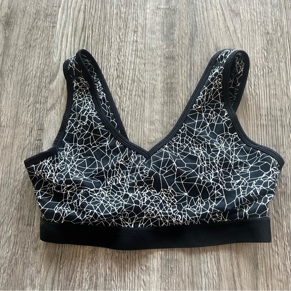 Black and White Geometric Women's Sports Bra